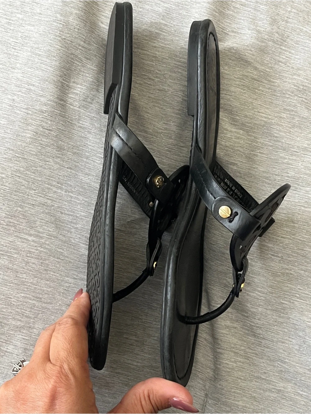 Tory Burch Black Logo Miller Thong Sandals with Gold Accents size 8 - Picture 7 of 17